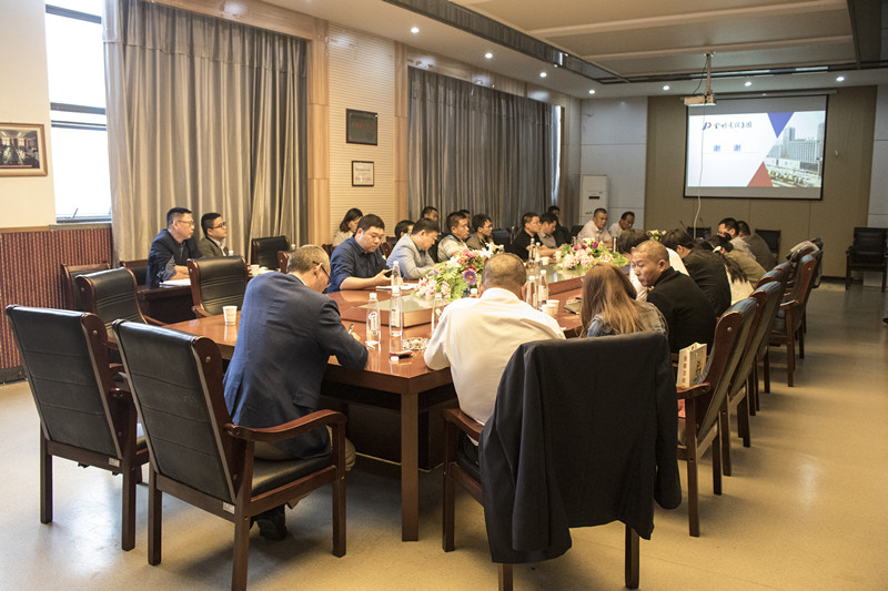 金鵬建設集團項目管理公司召開4月份月度例會暨財務、商務培訓會