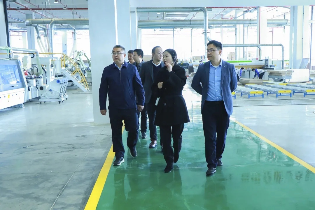 江蘇安東控股集團領導一行蒞臨金鵬集團參觀考察